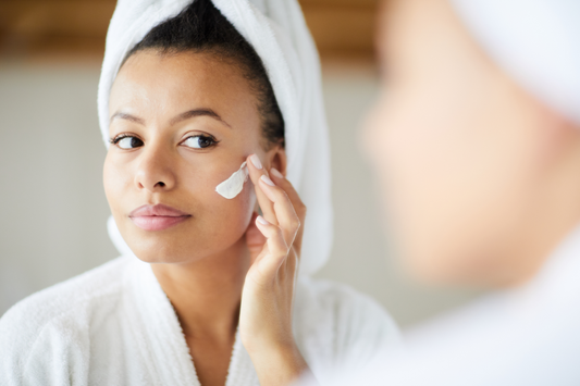 The Perfect AM Skincare Routine: A Guide 
